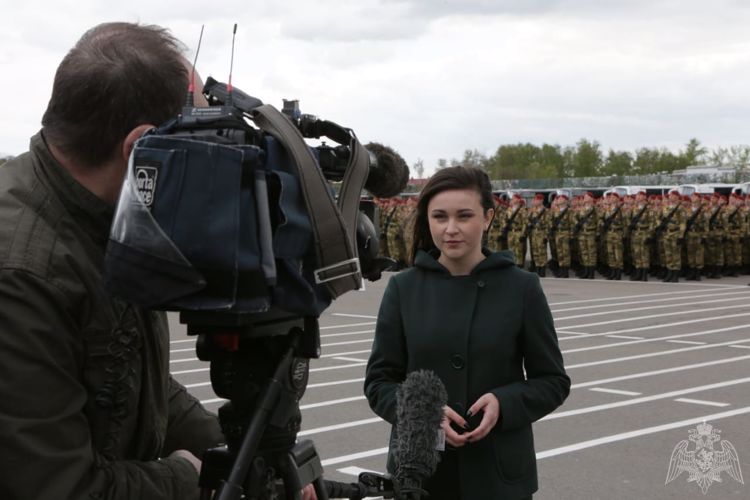 Департамент по взаимодействию со СМИ, пресс-службы округом и территориальных органов Росгвардии поздравляют коллег-телевизионщиков с профессиональным праздником