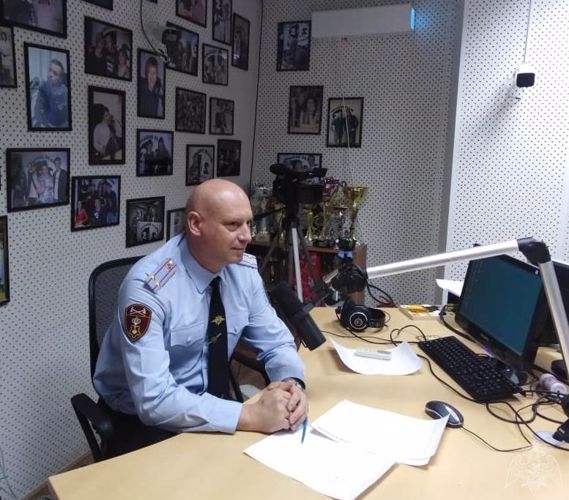 В Ульяновске офицер вневедомственной охраны Управления Росгвардии стал гостем радио программы 