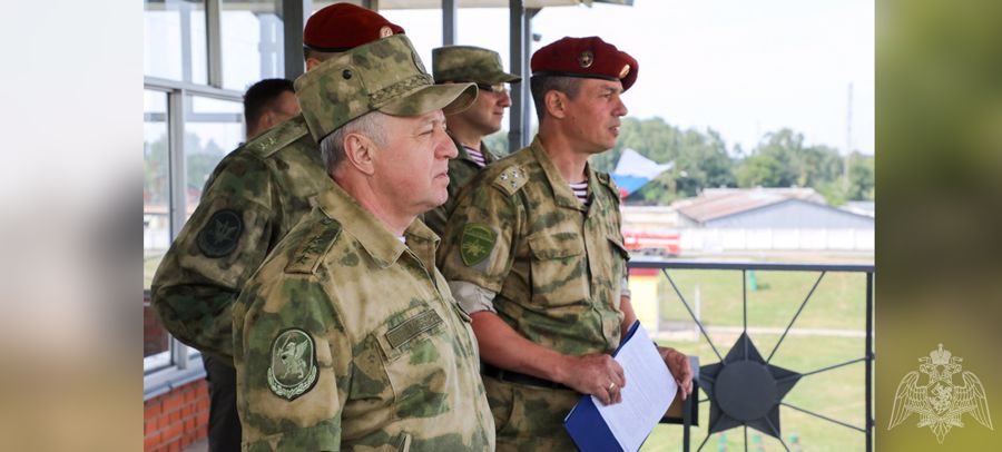 Генерал-полковник Виктор Стригунов высоко оценил действия подразделений Росгвардии в ходе тренировки по уничтожению условной террористической группы в рамках учения "Заслон-2021"