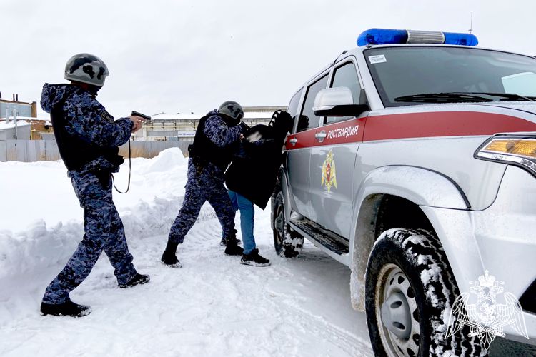 В Ульяновске сотрудники Росгвардии задержали мужчину, подозреваемого в совершении разбоя 
