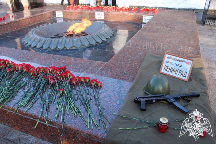В Ульяновске сотрудники и военнослужащие Росгвардии приняли участие в митинг-реквиеме