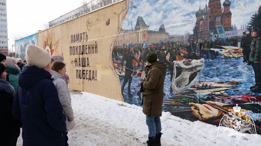 В Ульяновске воспитанники «Гвардейской смены» Росгвардии посетили региональную выставку «Память поколений – наша Победа»