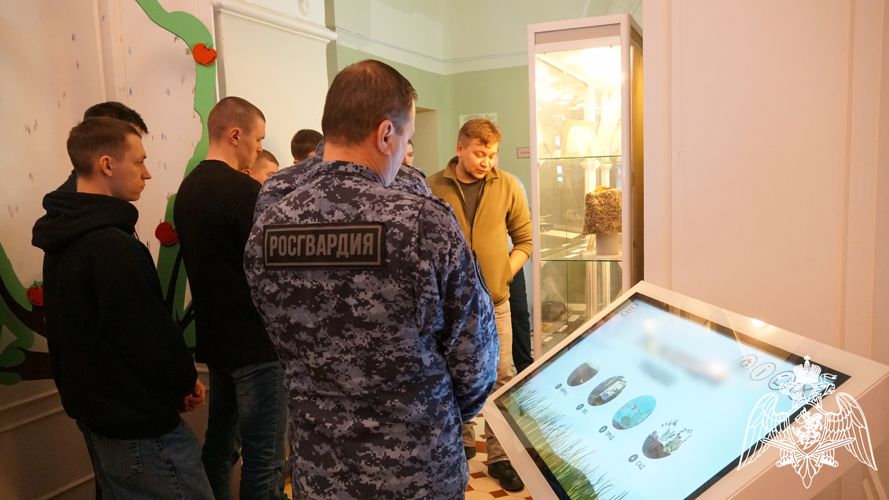 В Ульяновске офицеры и стажеры вневедомственной охраны Росгвардии посетили экскурсию, посвященную событиям Сталинградской битвы