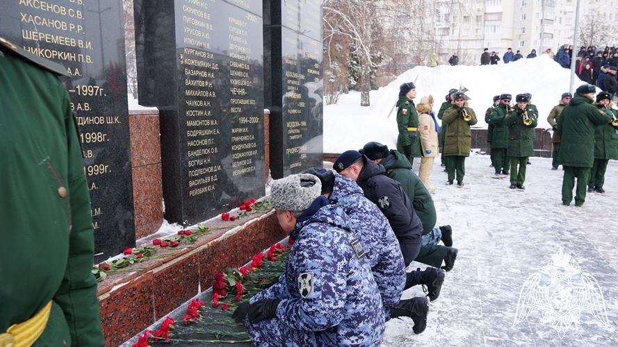 Начальник Управления Росгвардии по Ульяновской области принял участие в митинге-реквиеме, посвященном 34-й годовщине вывода советских войск из Афганистана
