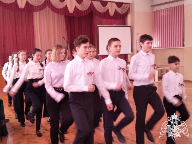В Ульяновске офицер Росгвардии  принял участие в школьном конкурсе «Смотр строя и песни»