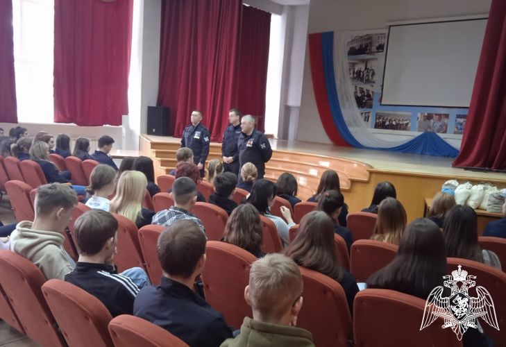 Сотрудники ОМОН «Симбир» провели урок мужества для будущих правозащитников