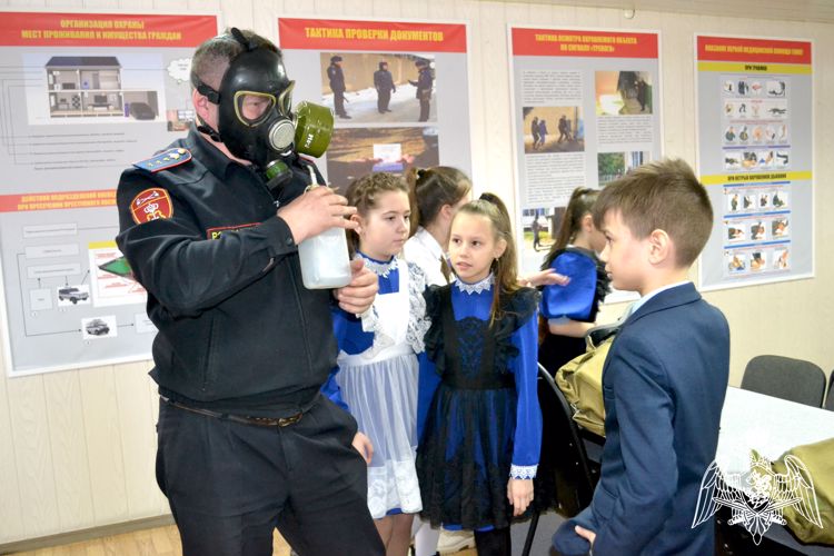 Ульяновские росгвардейцы провели урок мужества для гимназистов