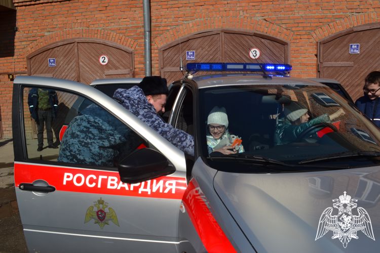 Ульяновские росгвардейцы провели урок мужества для гимназистов
