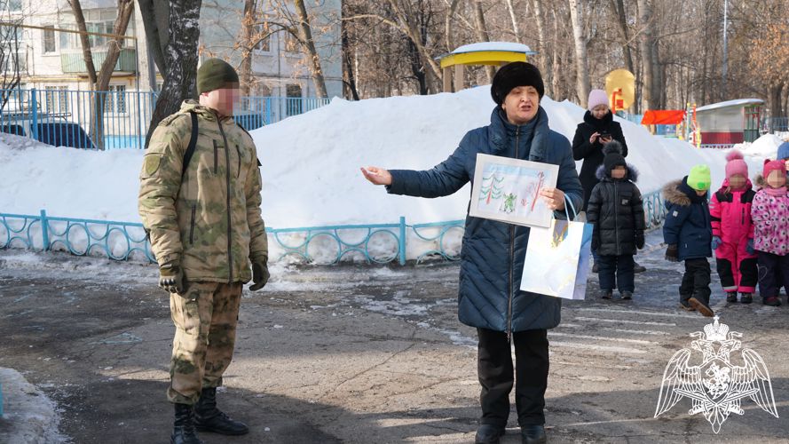 Ульяновские росгвардейцы познакомили дошколят со служебной собакой