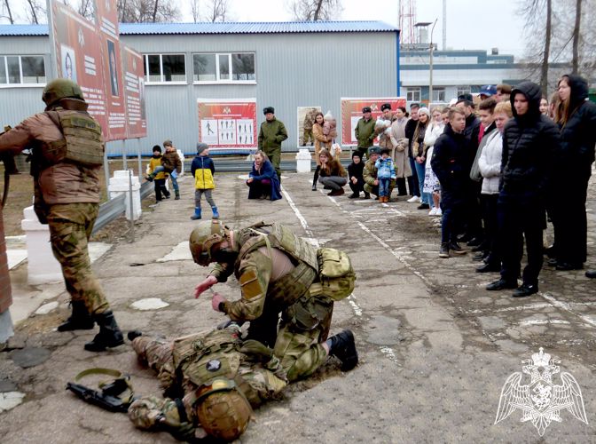 В воинской части Росгвардии прошел День открытых дверей для димитровградских школьников 