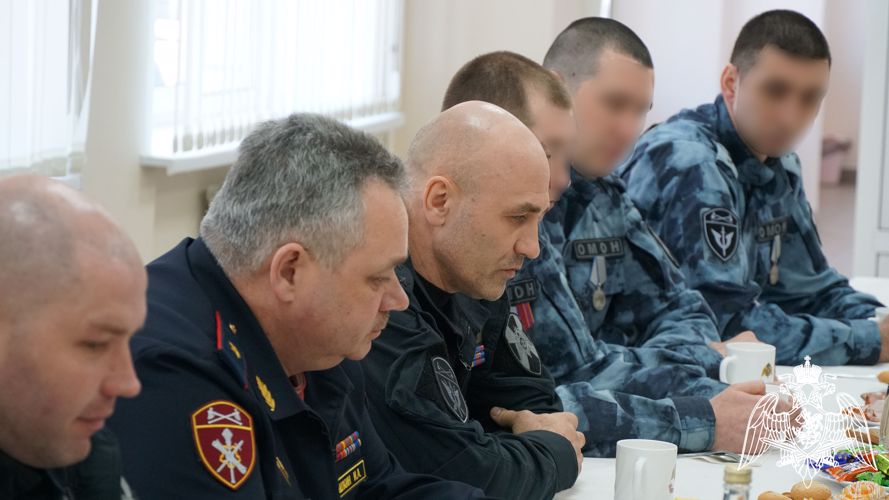 Начальник Управления Росгвардии по Ульяновской области провел встречу с сотрудниками спецподразделений