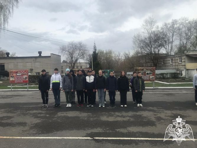 Военнослужащий Росгвардии провел занятие по строевой подготовке для воспитанников «Гвардейской смены»