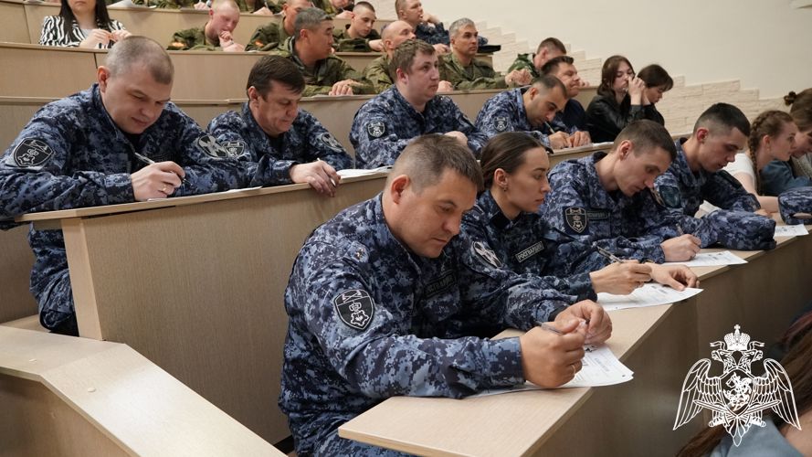 «Знать, чтобы помнить» - ульяновские росгвардейцы написали «Диктант победы»