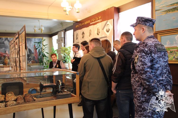 В Ульяновске сотрудники и стажеры вневедомственной охраны Росгвардии посетили музей патронного завода