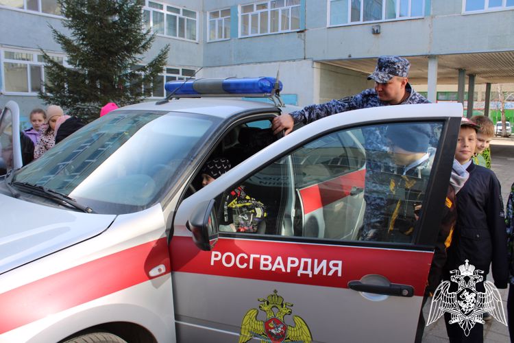 Ульяновские росгвардейцы провели открытый урок для школьников