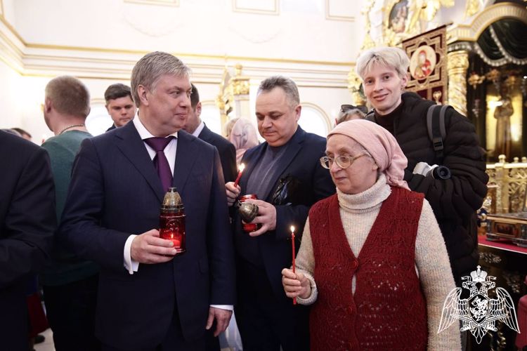 В Ульяновске начальник территориального управления Росгвардии принял участие во встрече Благодатного огня