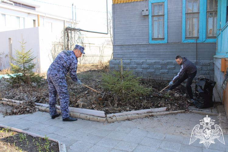 Ульяновские росгвардейцы провели субботник на территории музея патронного завода