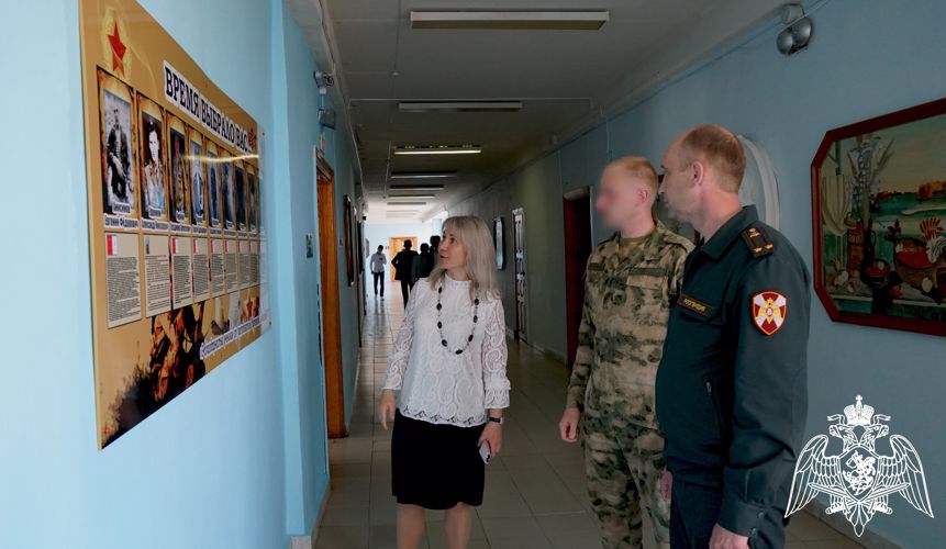 В Ульяновске офицеры Росгвардии рассказали старшеклассникам о важности патриотизма