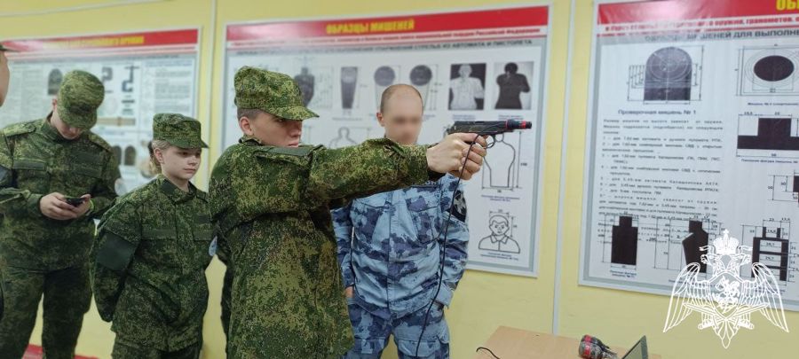 Офицеры Росгвардии провели занятие для воспитанников военно-патриотического клуба «Патриот»