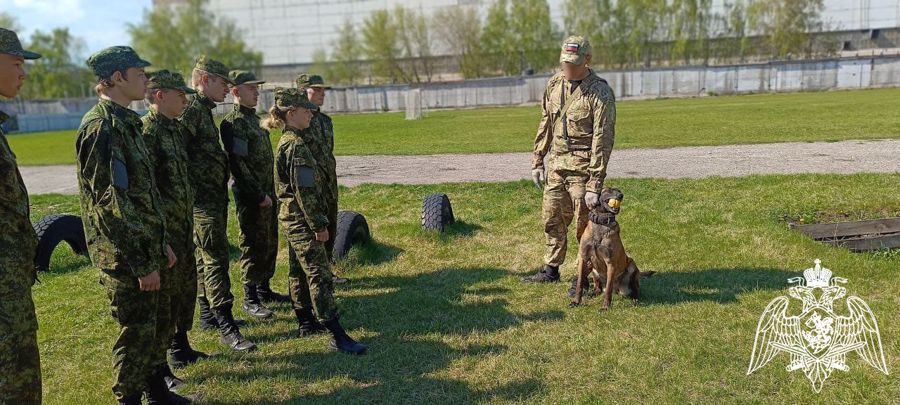 Офицеры Росгвардии провели занятие для воспитанников военно-патриотического клуба «Патриот»
