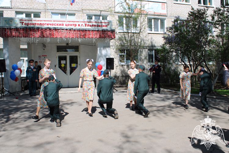 Ульяновские росгвардейцы присоединились к акции «Парад у дома ветерана»