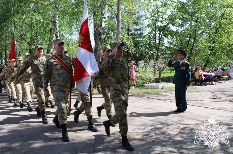 Ульяновские росгвардейцы присоединились к акции «Парад у дома ветерана»