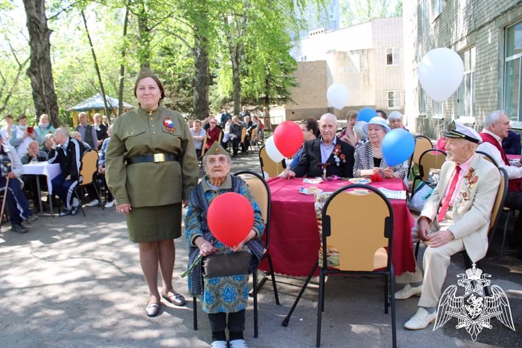 Ульяновские росгвардейцы присоединились к акции «Парад у дома ветерана»