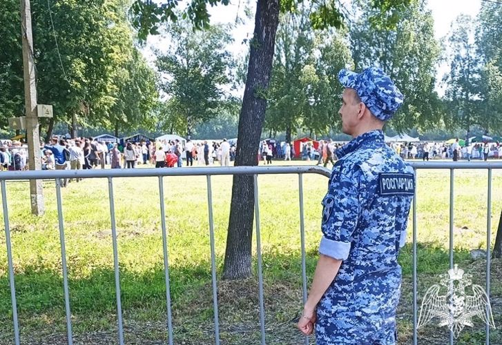 В Ульяновске сотрудники Росгвардии обеспечили правопорядок во время празднования народного праздника «Сабантуй»