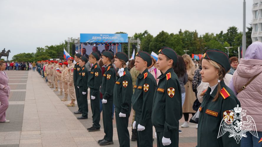 Начальник Управления Росгвардии по Ульяновской области принял участие в торжественной церемонии поднятия Государственного флага