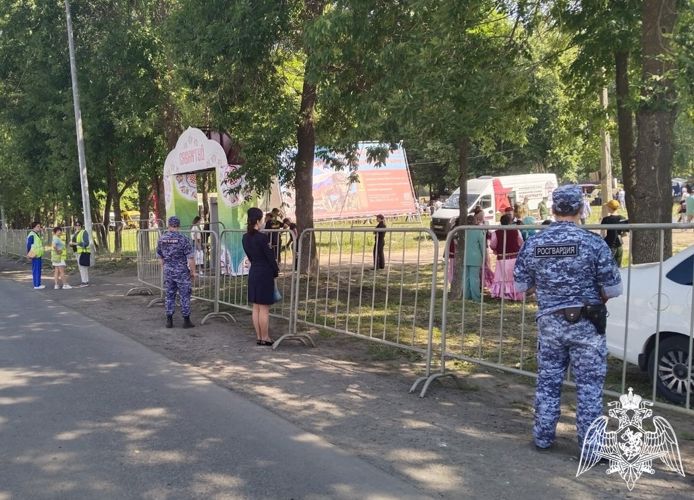 В Ульяновске сотрудники Росгвардии обеспечили правопорядок во время празднования народного праздника «Сабантуй»