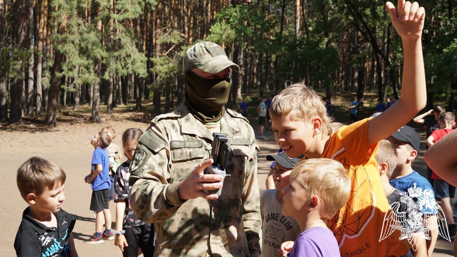 В канун празднования Дня государственного флага ульяновские росгвардейцы провели урок мужества