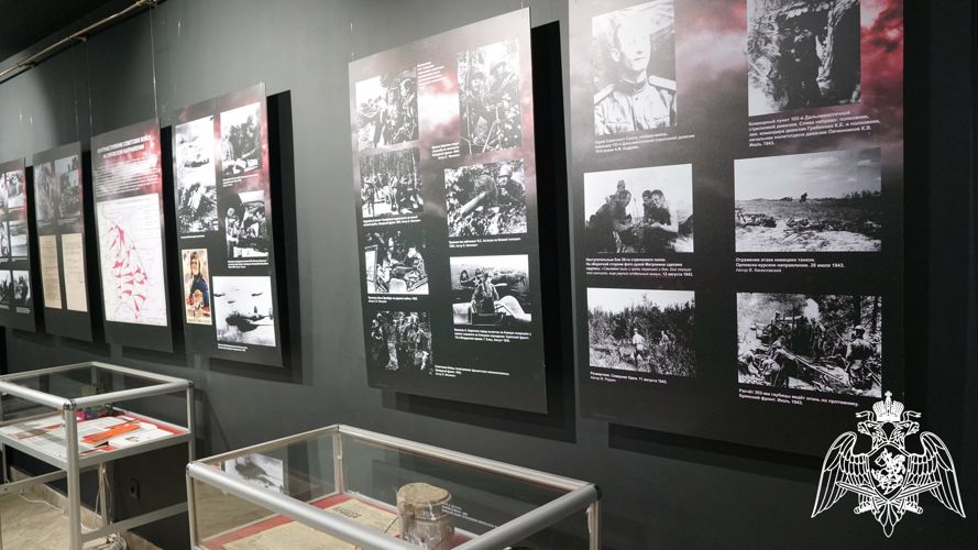 В Ульяновске сотрудники Росгвардии посетили выставку, посвященную 80-летию Курской битвы