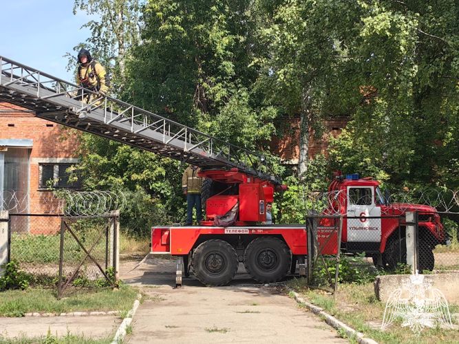 Ульяновские росгвардейцы провели совместные учения с МЧС
