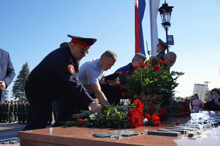 В Ульяновске начальник территориального управления Росгвардии принял участие в митинге-реквиеме, посвященном Дню солидарности в борьбе с терроризмом