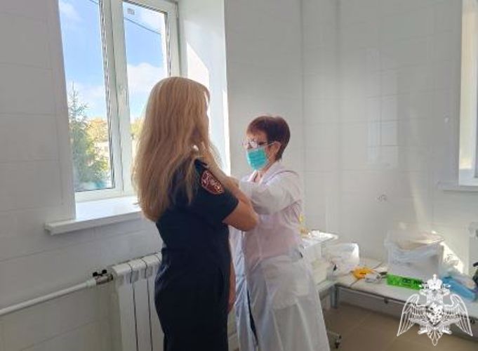 Ульяновские росгвардейцы присоединились к кампании по вакцинации от гриппа