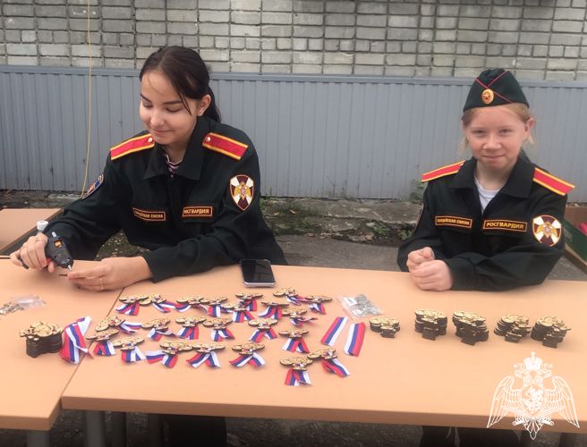 Ульяновские кадеты «Гвардейской смены» сплели маскировочные сети 