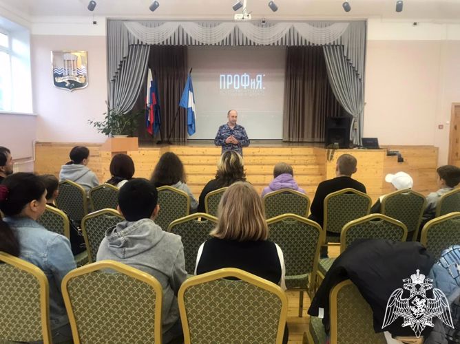 В Ульяновске офицер Росгвардии встретился с родителями воспитанников «Гвардейской смены»