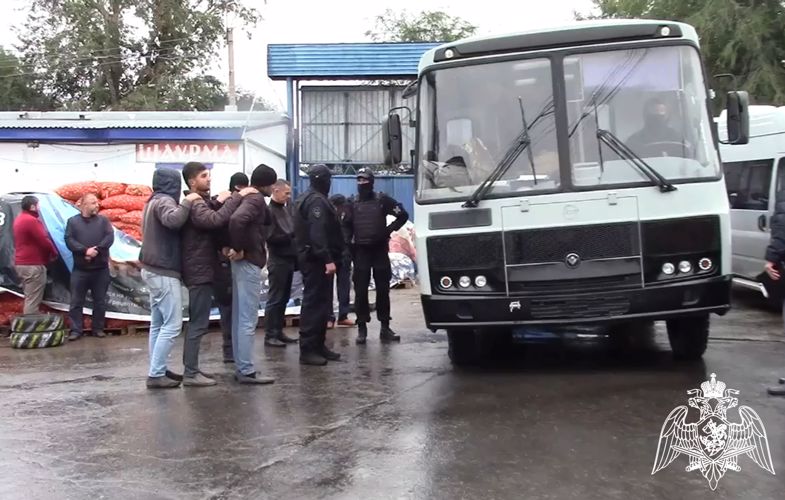 Ульяновске спецподразделения Росгвардии приняли участие в рейде по выявлению фактов нарушения миграционного законодательства