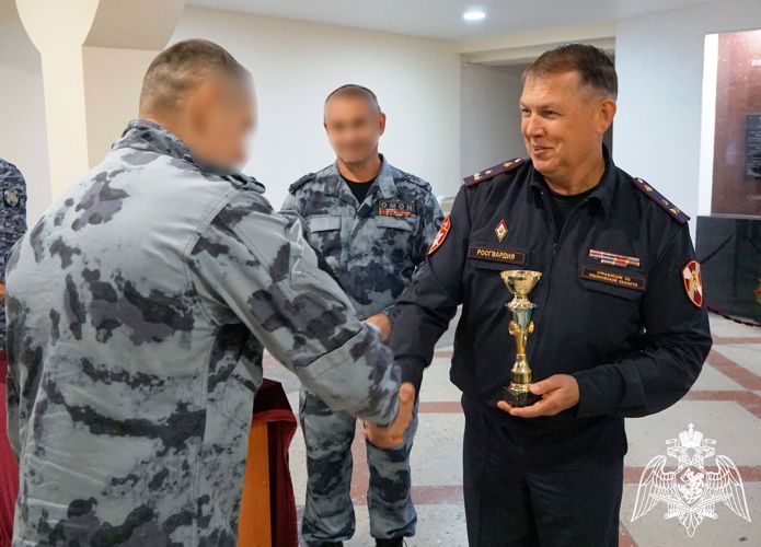 В профессиональный праздник сотрудники ОМОН «Симбир» провели спортивный турнир