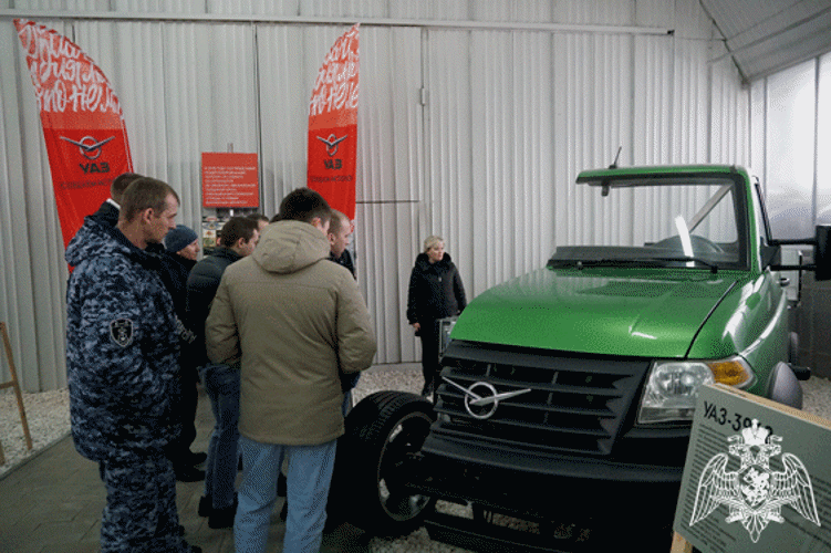 В Ульяновске сотрудники Росгвардии посетили Ульяновский автомобильный завод