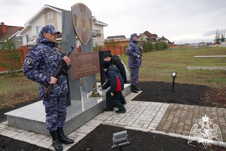 Ульяновские росгвардейцы почтили память погибших сослуживцев