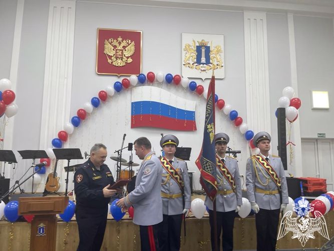 В Ульяновске начальник территориального управления Росгвардии поздравил коллег с профессиональным праздником