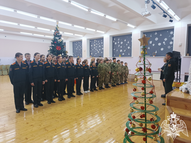 Ульяновские росгвардейцы поздравили кадетов «Гвардейской смены» с новогодними праздниками