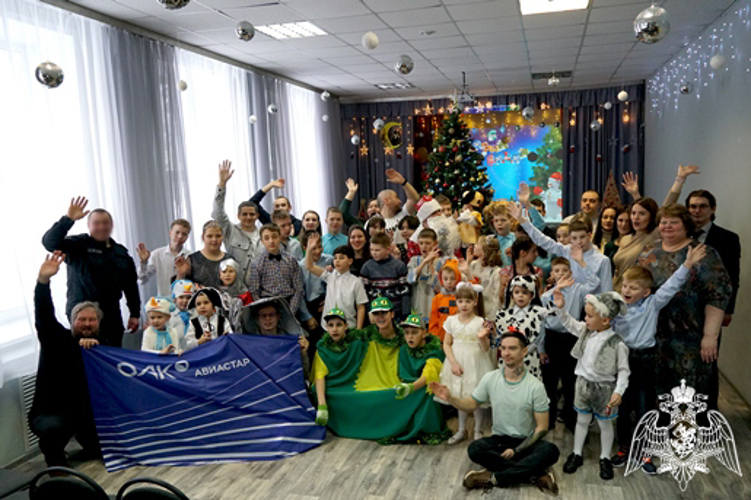 Сотрудники ОМОН «Симбир» поздравили с наступающим Новым годом и Рождеством воспитанников ульяновского детского дома