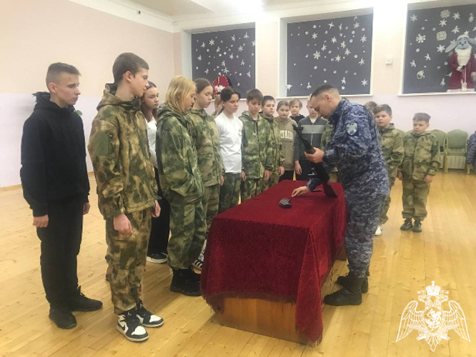 Ульяновские росгвардейцы провели занятия для кадетов «Гвардейской смены»  