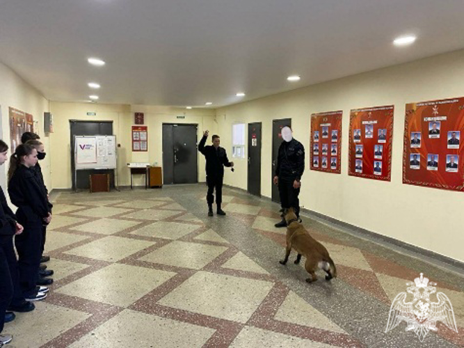 Воспитанники школы Олимпийского резерва побывали в гостях у бойцов ульяновского спецподразделения Росгвардии