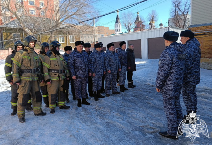 Ульяновские росгвардейцы провели совместные учения с МЧС