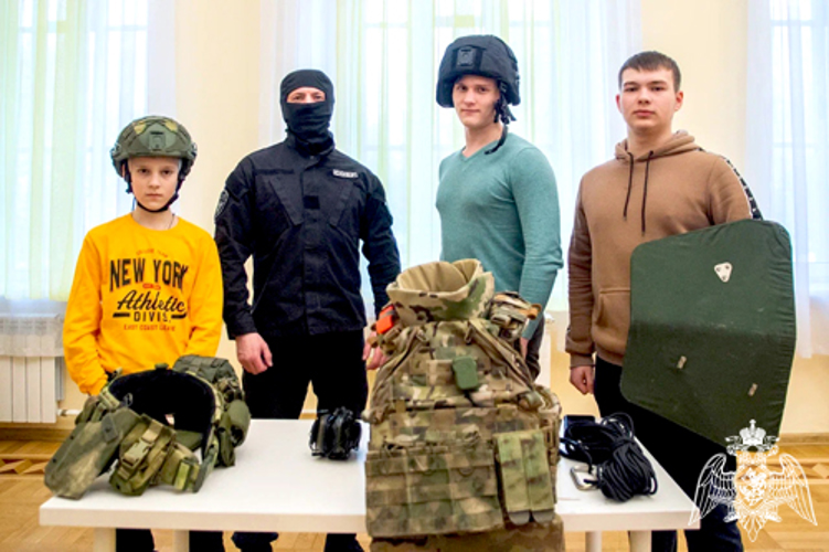 В Ульяновске сотрудники Росгвардии приняли участие в мероприятиях, посвященных правовому просвещению несовершеннолетних 