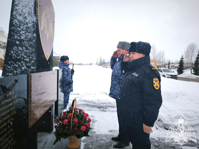В Ульяновске почтили память росгвардейцев, погибших при исполнении служебного долга