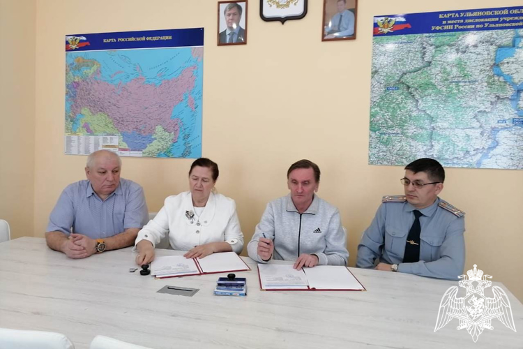 В Ульяновске председатель совета ветеранов Росгвардии подписал соглашение о сотрудничестве с ветеранской организацией УИС